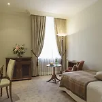 Suvretta House 5*