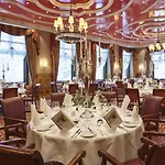 Suvretta House 5*