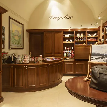 מלון Suvretta House