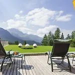 Hotel Suvretta House