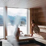 Suvretta House 5*